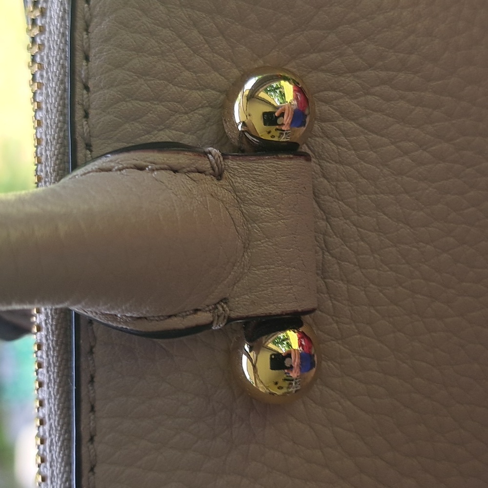 Kate Spade Leather Dove Gray, Gold Hardware NEW EXCELLENT CONDITION - Picture 10 of 13